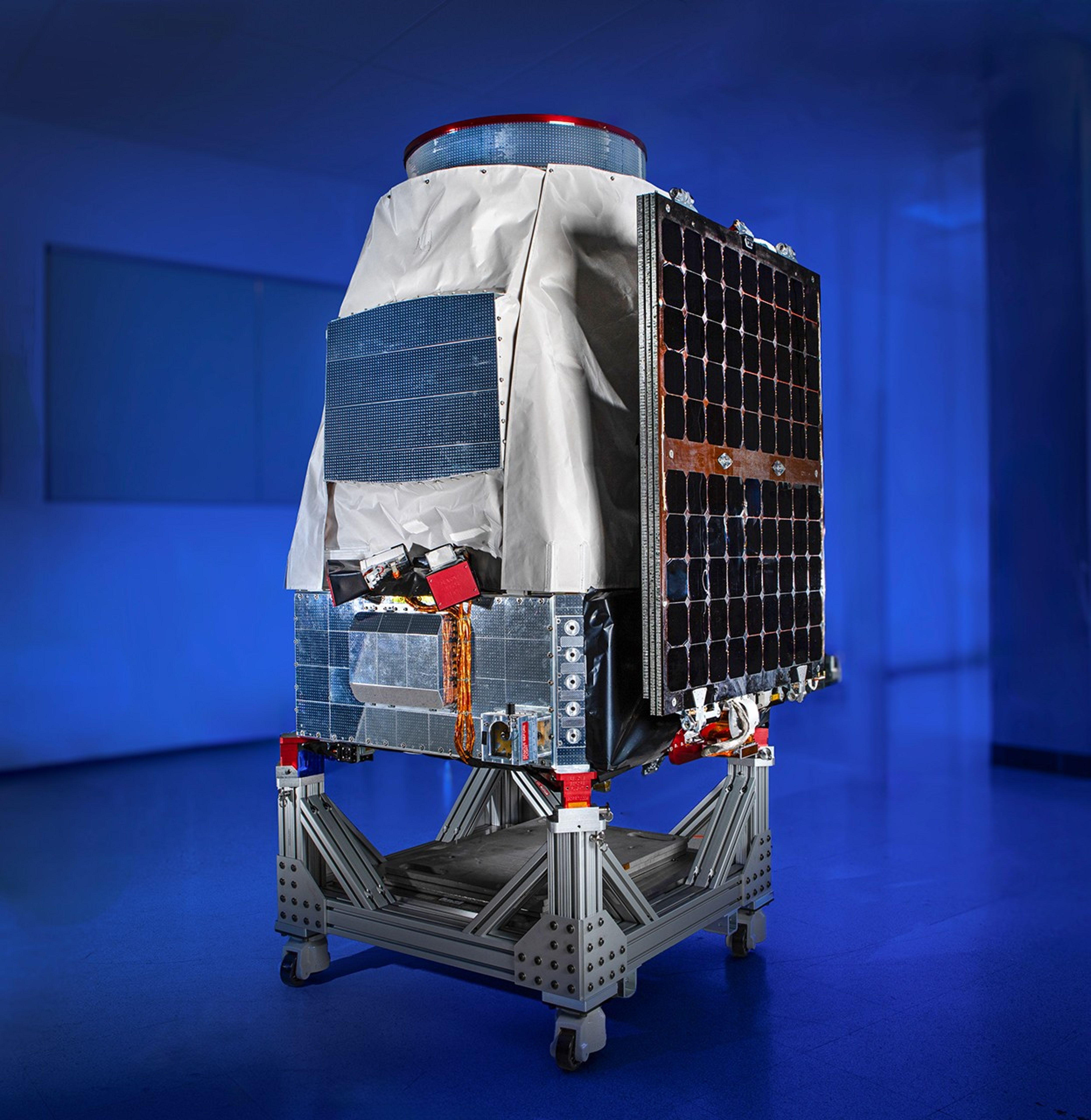 Pandora, fully integrated, with blue-lit background