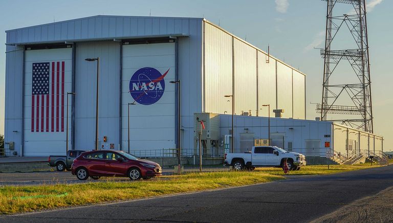 The horizontal integration facility, which is a large white building.