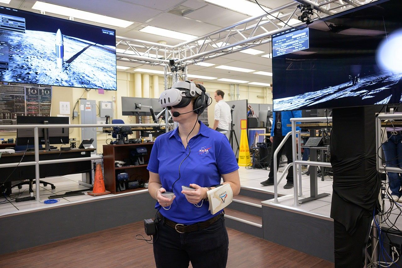 How NASA is Using Virtual Reality to Prepare for Science on Moon