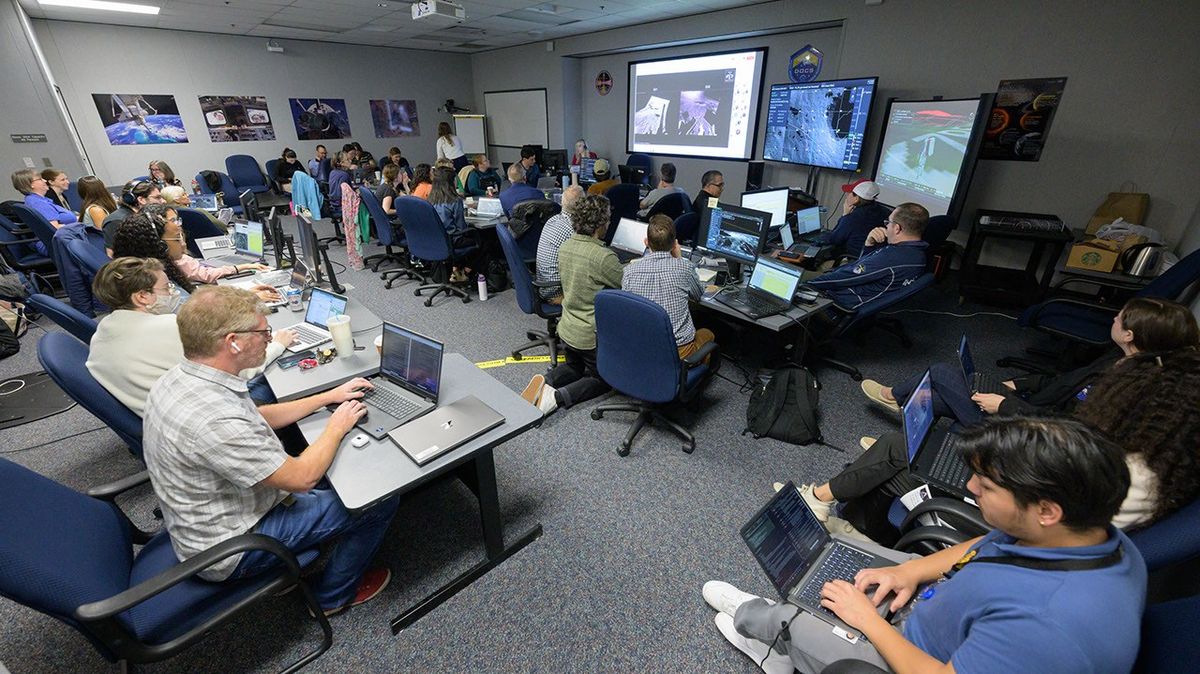 How NASA is Using Virtual Reality to Prepare for Science on Moon - NASA ...