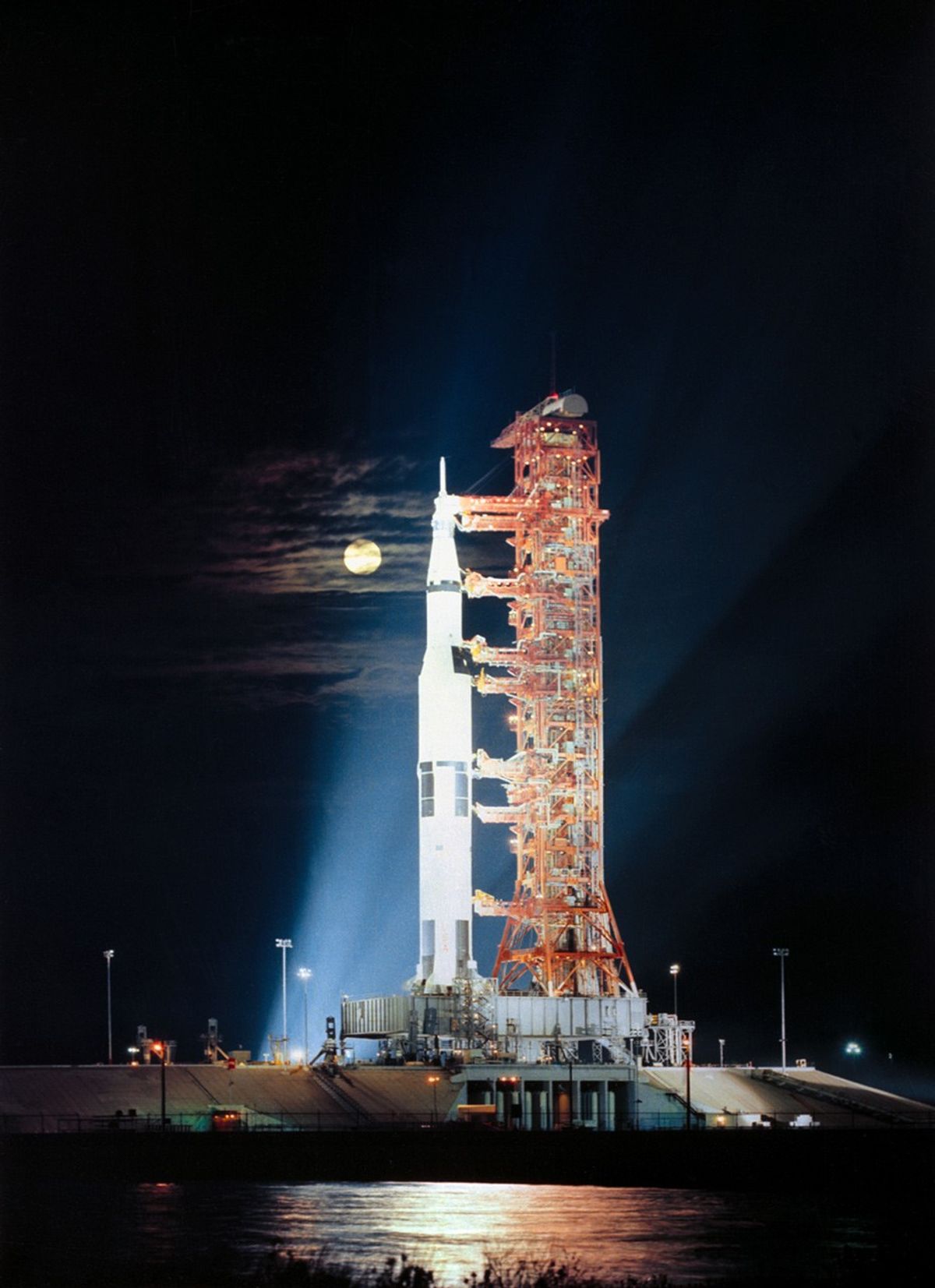
			Prelaunch – Apollo 17 (Rollout) - NASA Science			