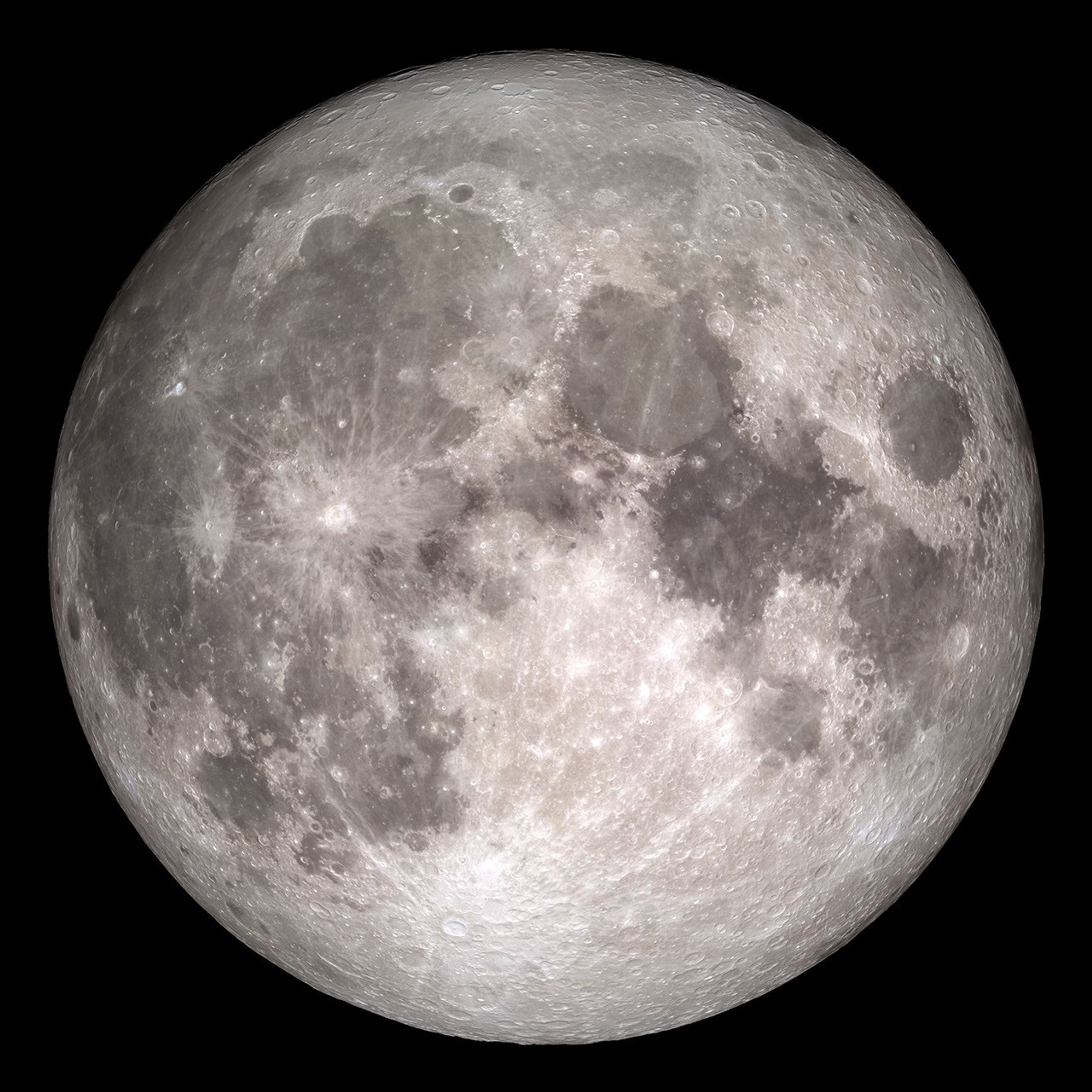 Full Moon in detail, with dark grey "seas" of cooled lava, bright highlands, sharp-edged craters, and rays of whitish impact eject extending outward from some craters. 
