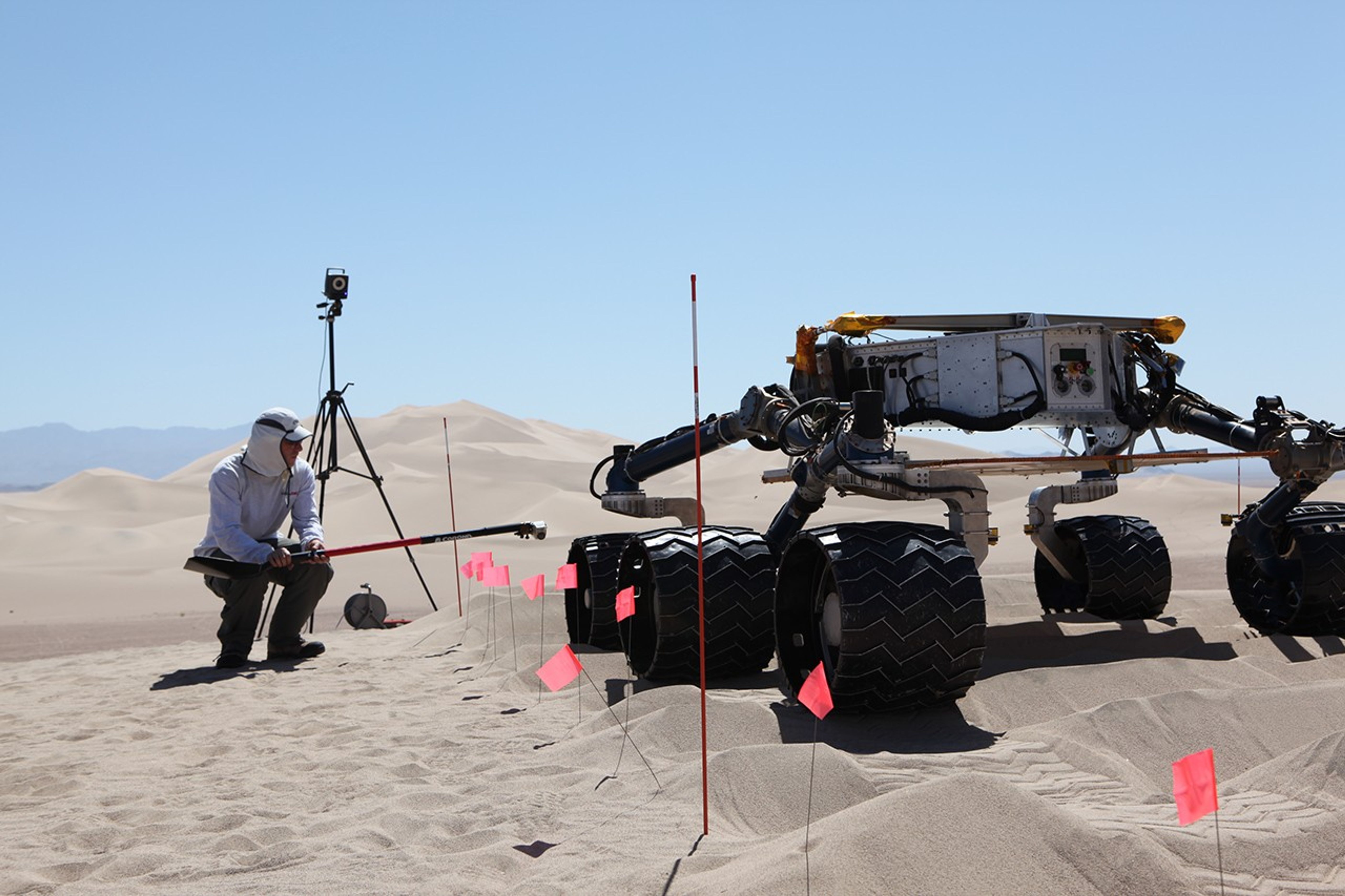 Desert Exploration Rover Scarecrow Rover Desert Tests - NASA Science