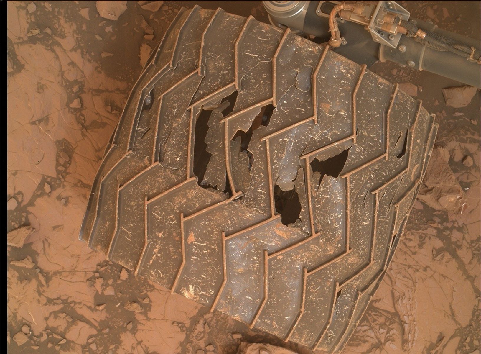 Sol 2115: New method of wheel imaging