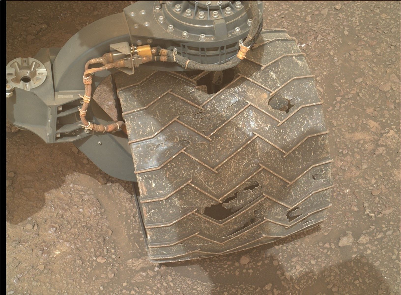 Sols 2293-2294: On the road again