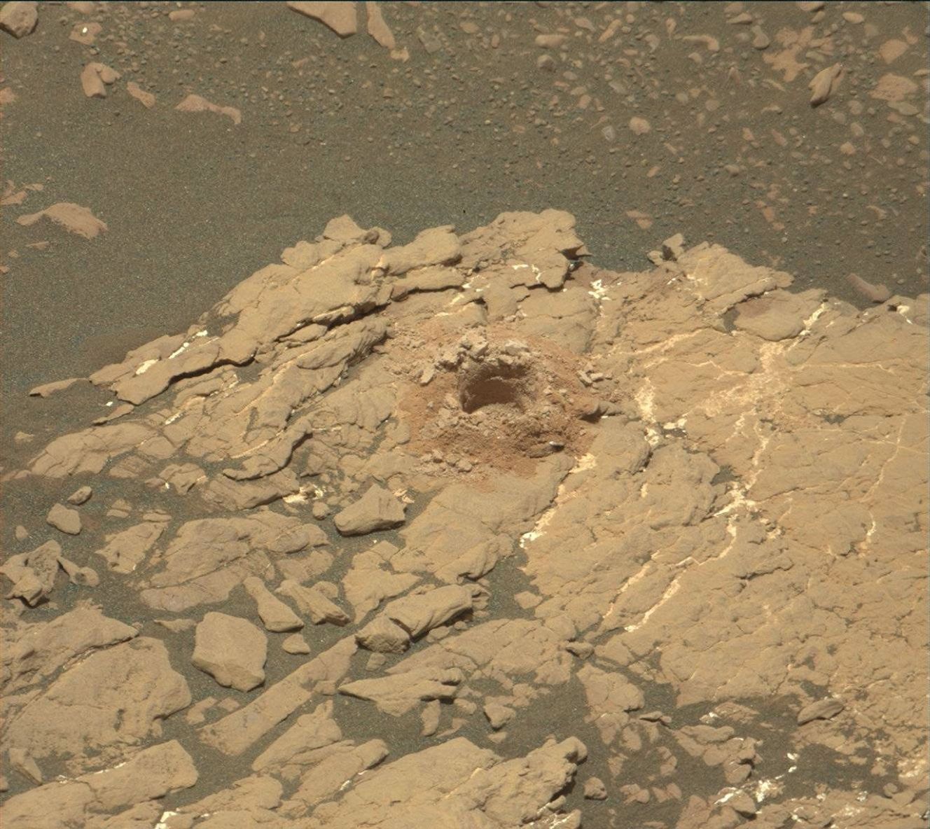 Sols 2386-2387: A new drill hole!