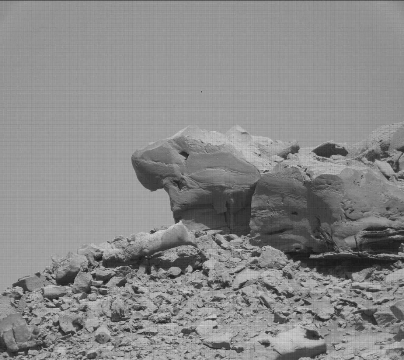 Sols 2640-2641: Like a Dog Under the Table…