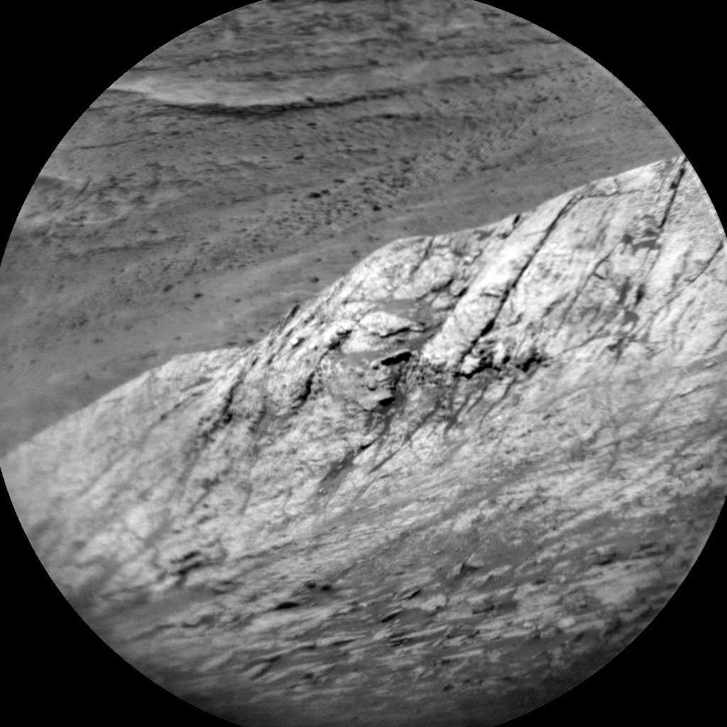Sol 1957-1958: Onward towards gray patch