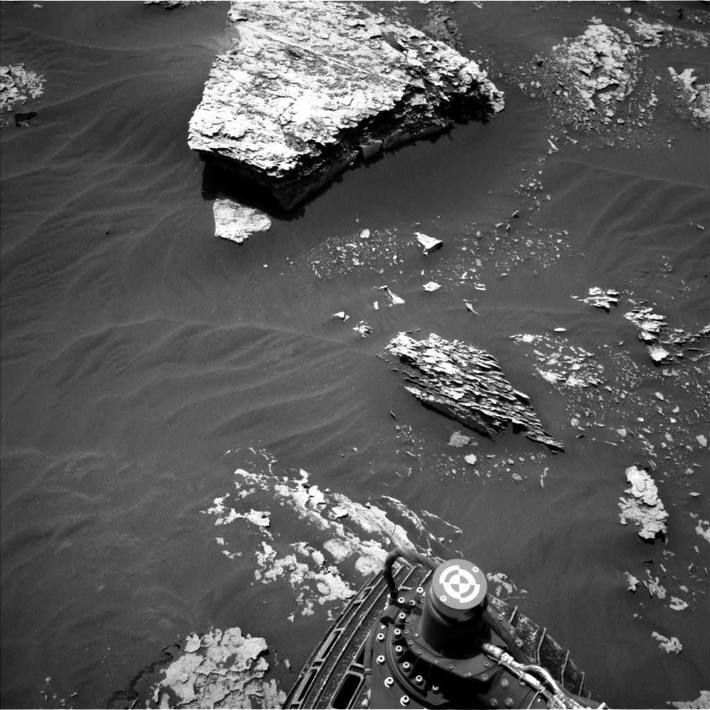 Sol 2053: Bump to "Duluth"