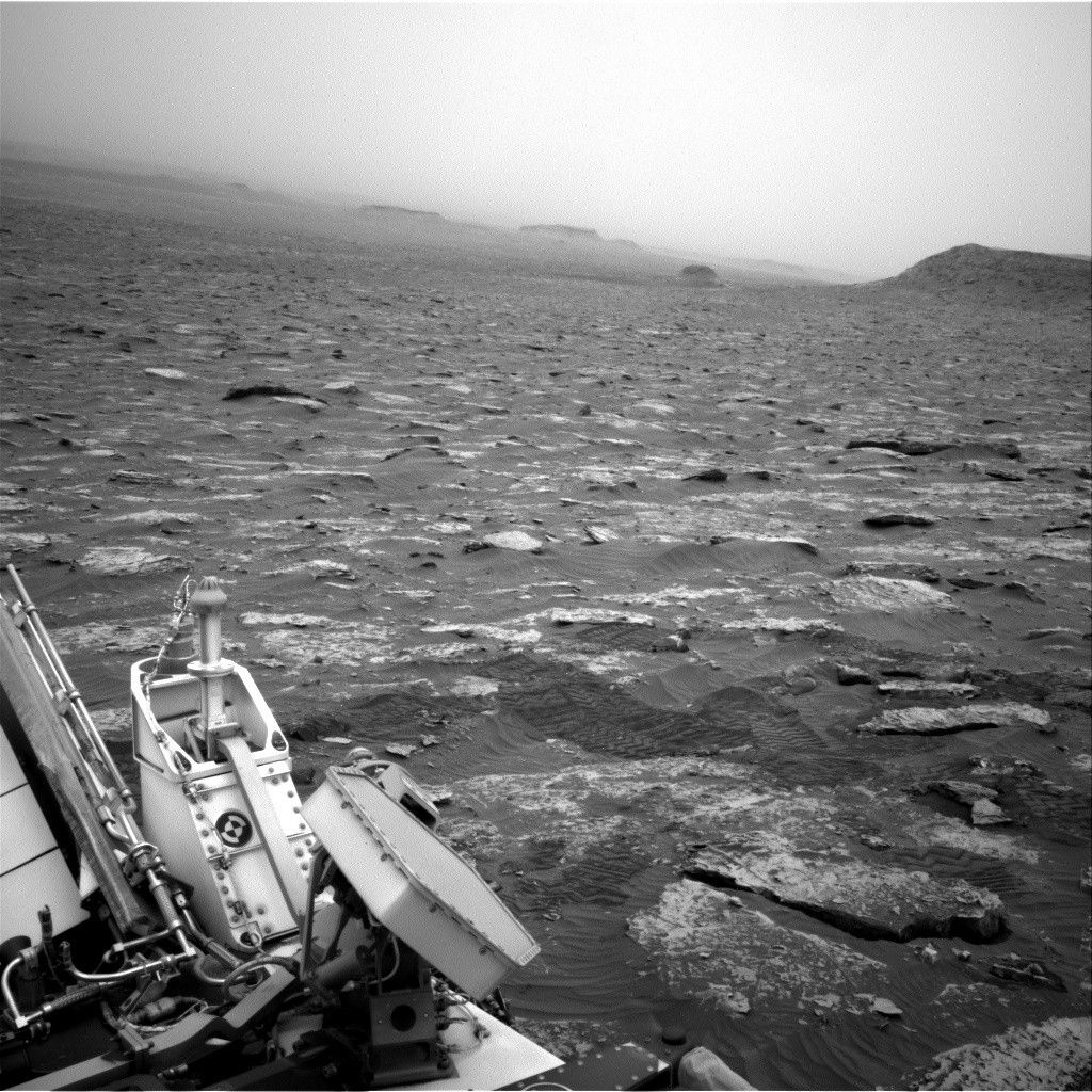 Sols 2090-2092: Watch the Skies