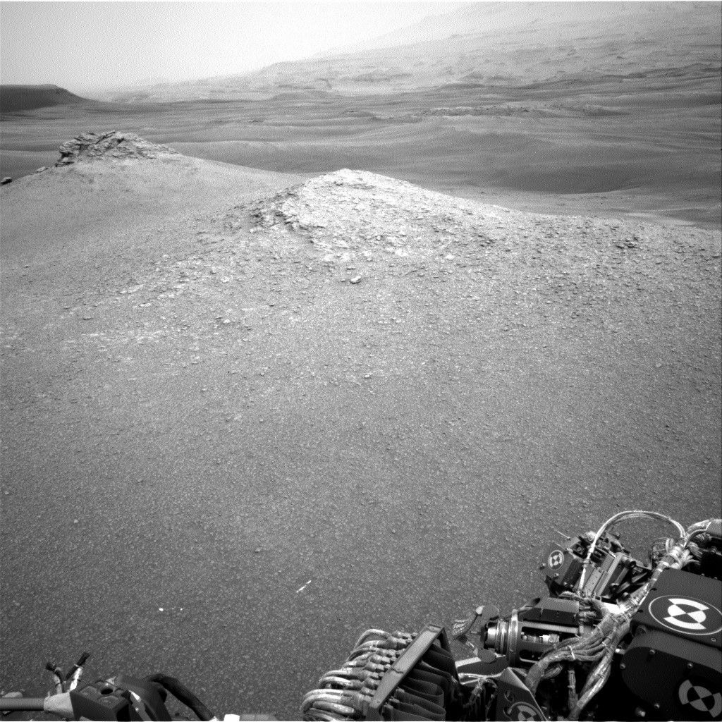 Sols 2306-2307: Stepping Up to the Edge