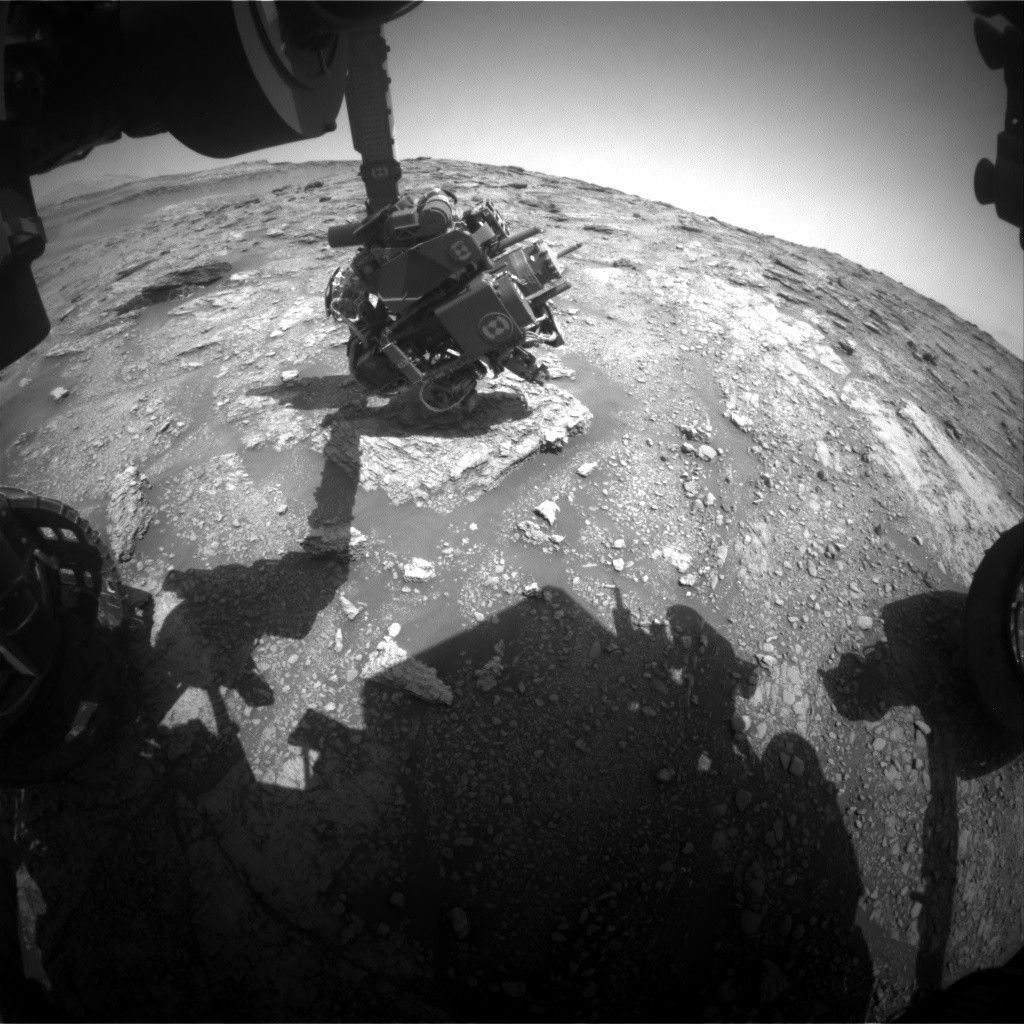 Sol 2455-2456: Investigating laminated rocks.