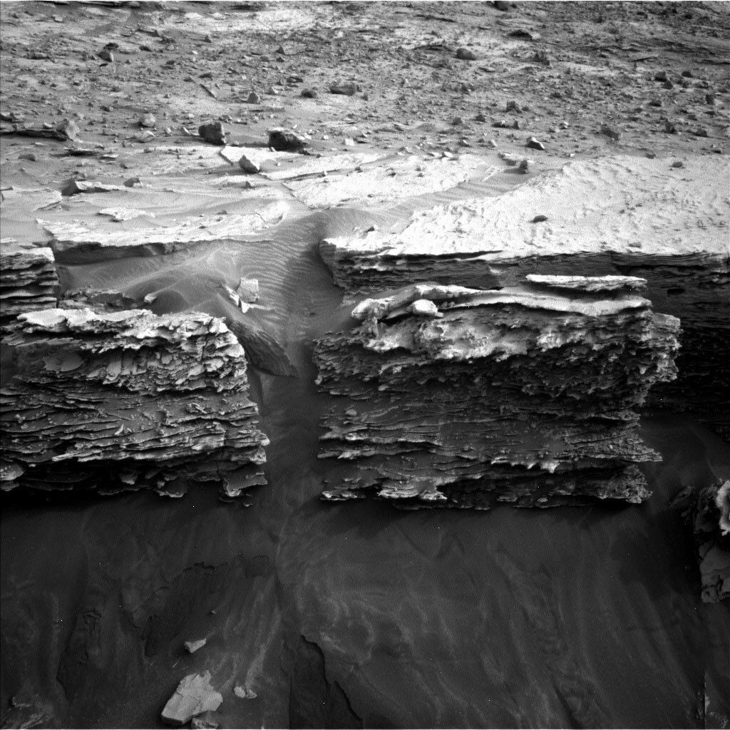 This image was taken by Left Navigation Camera onboard NASA's Mars rover Curiosity on Sol 3353.