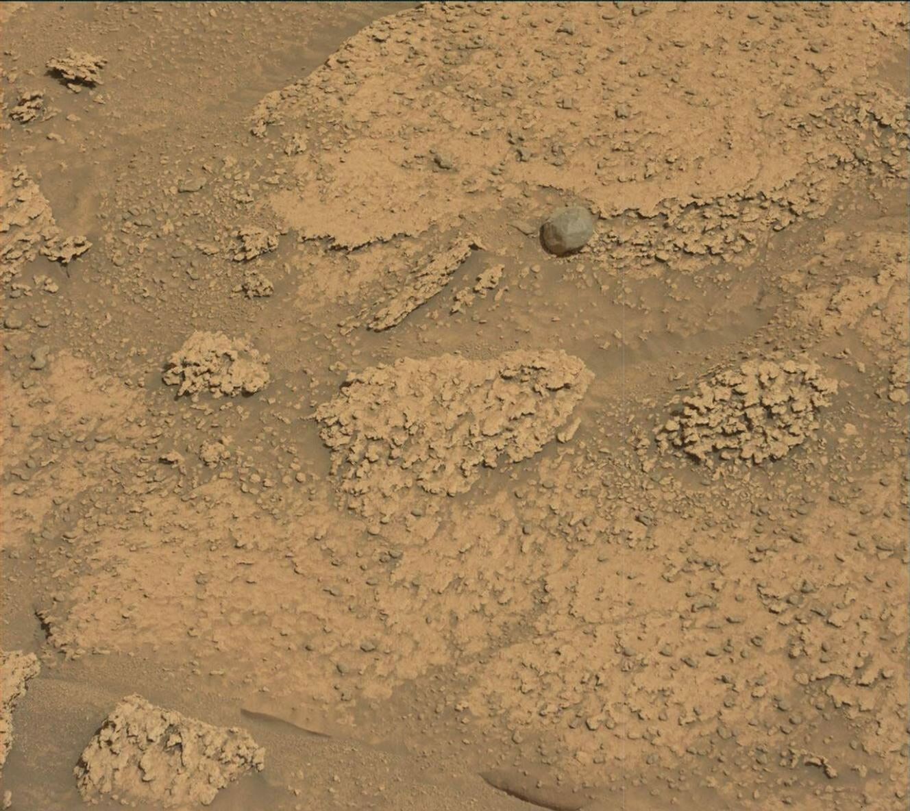 Mastcam image of the 3708 workspace.