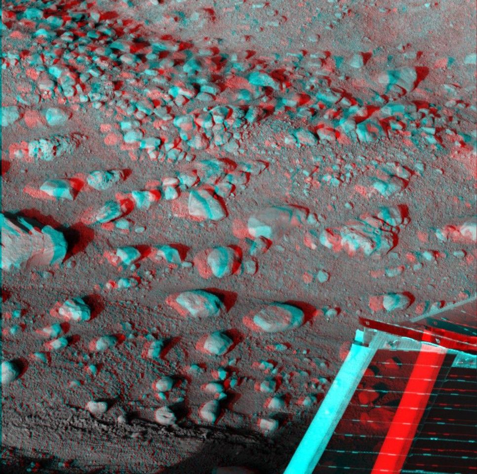
			Martian Surface as Seen by Phoenix (3-D) - NASA Science			
