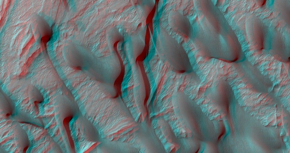 These dunes may be active today, but we haven't yet observed them at significantly different times to measure the movement.