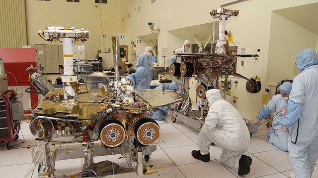 
			Spirit and Opportunity in High Bay 1 - NASA Science			
