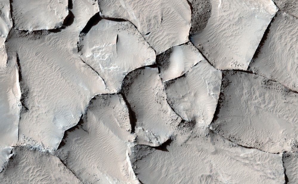 Polygonal Ridge in Gordii Dorsum Region, Mars