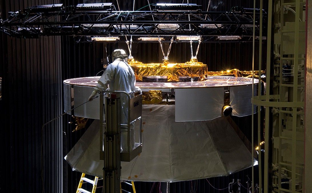 Testing of the cruise stage for NASA's Mars Science Laboratory in August 2010 included a session in a facility that simulates the environment found in interplanetary space.