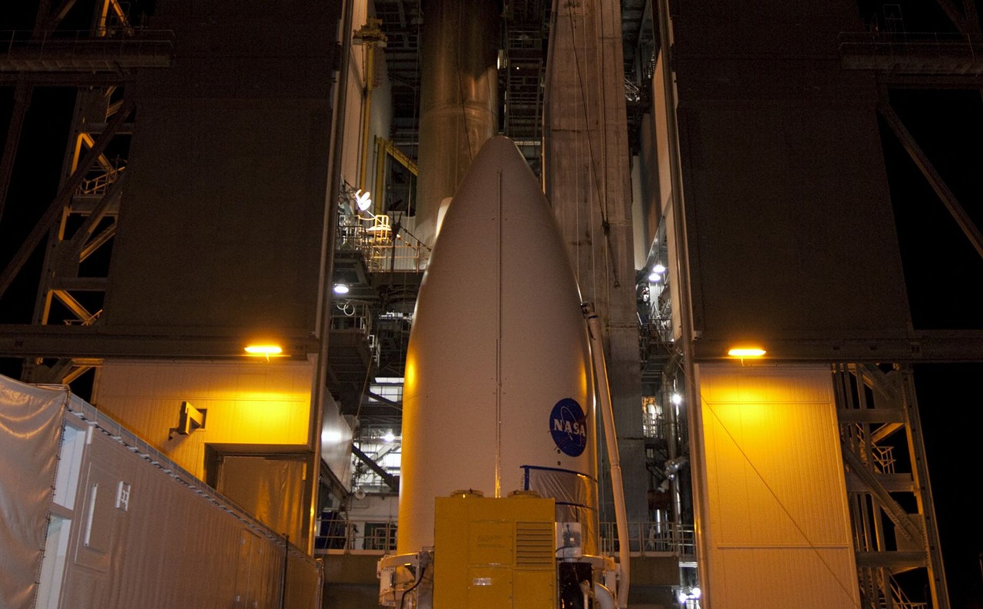 The payload fairing containing NASA's Mars Science Laboratory (MSL) spacecraft arrives at the Vertical Integration Facility at Space Launch Complex 41 at Cape Canaveral Air Force Station in Florida.