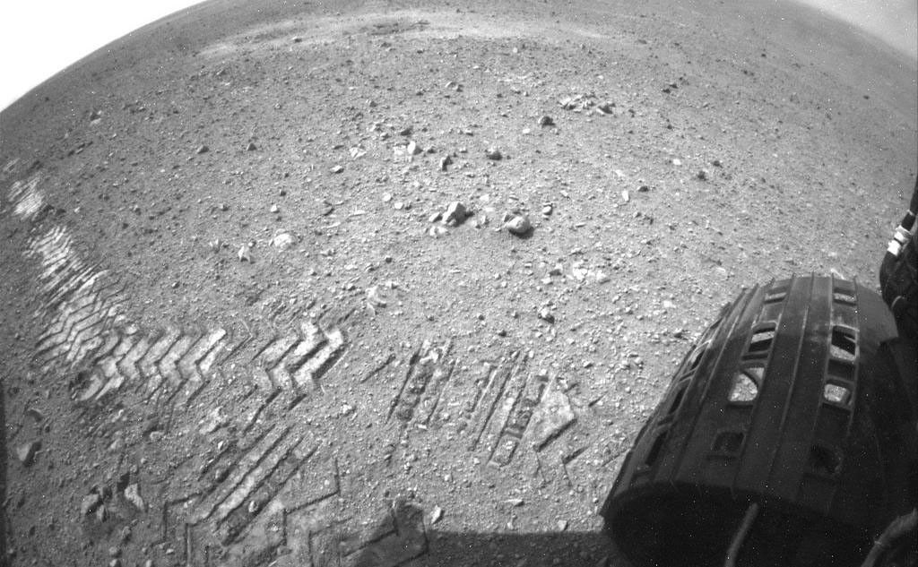 
			Curiosity Tracks Its Tracks - NASA Science			
