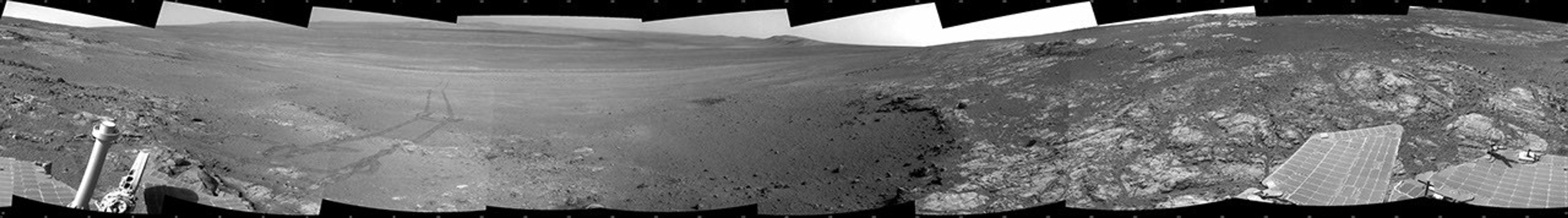 This full-circle panorama shows the terrain around the NASA Mars Exploration Rover Opportunity during the 3,071st Martian day, or sol, of the rover's work on Mars (Sept. 13, 2012).