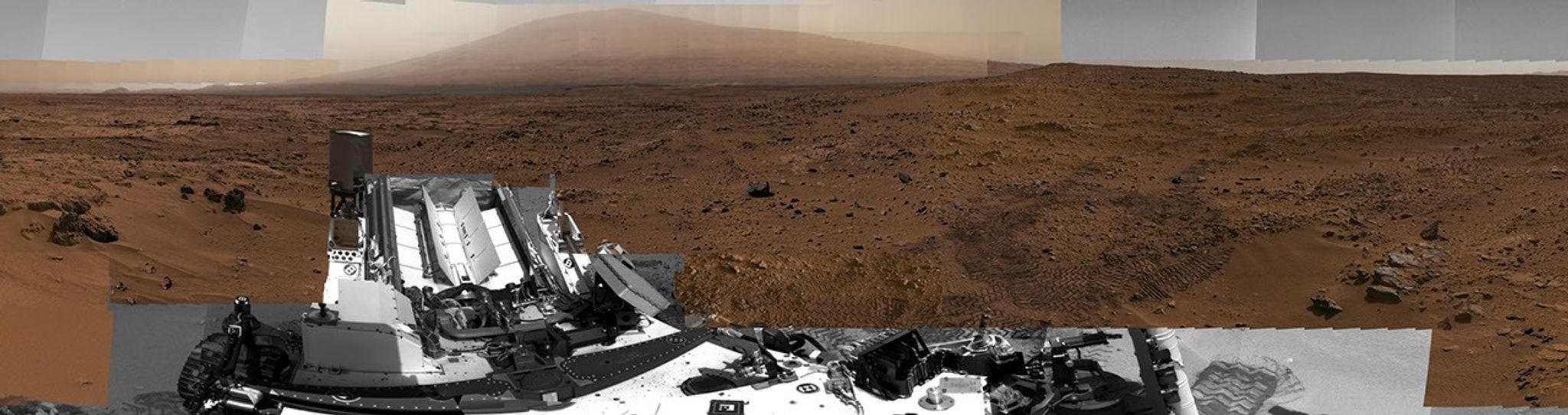 This full-circle view combined nearly 900 images taken by NASA's Curiosity Mars rover, generating a panorama with 1.3 billion pixels in the full-resolution version.