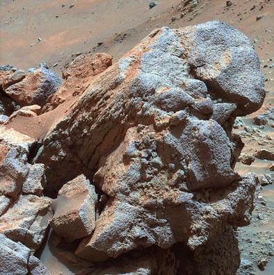 A portion of an exposure of bedrock dubbed "Larry's Outcrop" shows little layering in this view, in contrast to nearby outcrops called "Methuselah" and "Jibsheet."