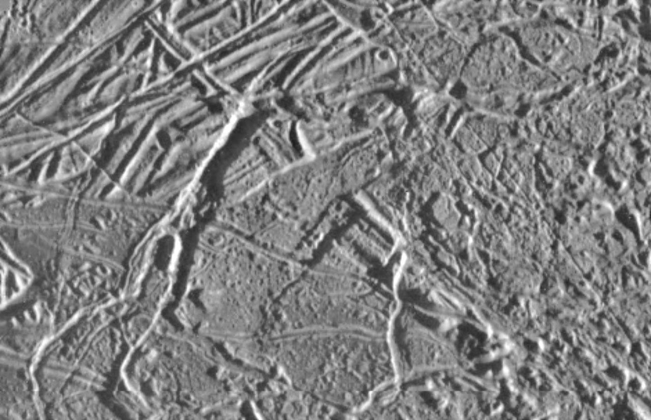 Ridges on Europa - NASA Science