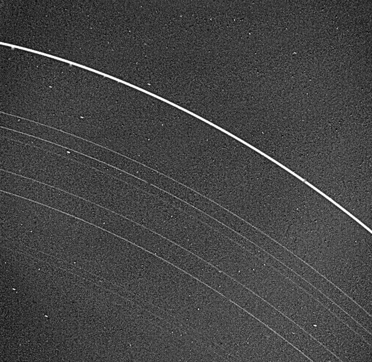 Voyager 2 image showing multiple narrow Uranian rings
