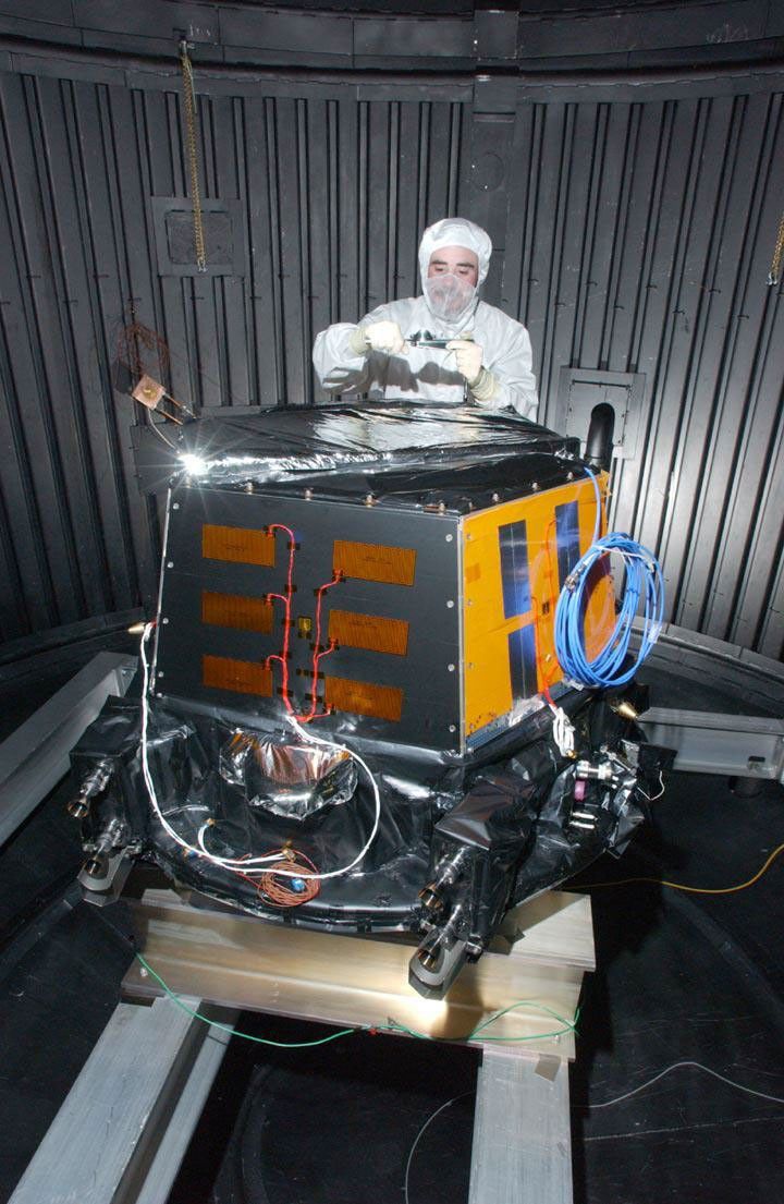 This image shows NASA's Deep Impact spacecraft being built at Ball Aerospace & Technologies Corporation, Boulder, Colo. On July 2, 2005. The impactor's S-band antenna is the rectangle-shaped object seen on the top of the impactor.