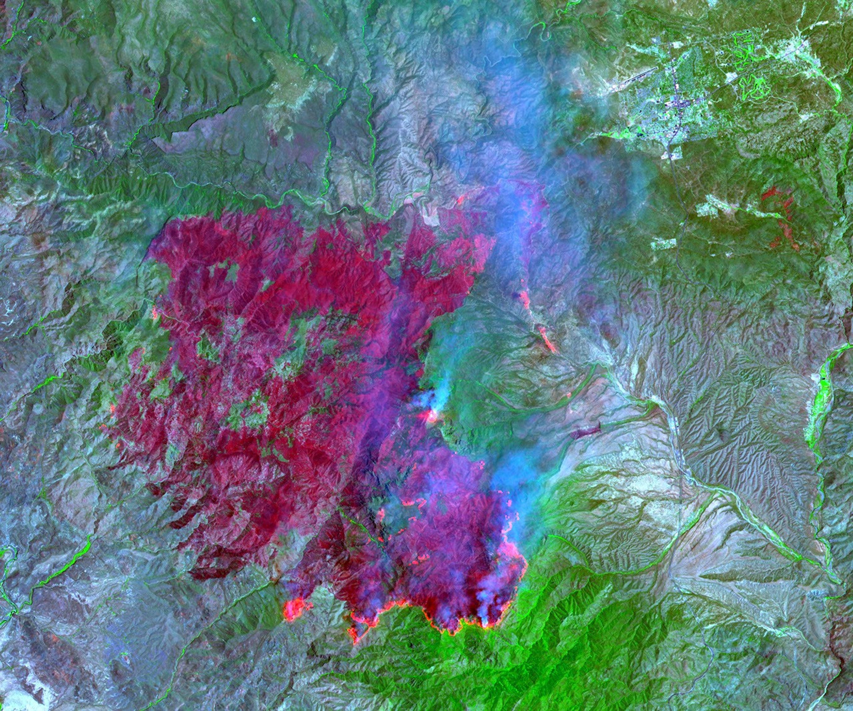 On July 3, 2004, the Advanced Spaceborne Thermal Emission and Reflection Radiometer (ASTER) on NASA's Terra satellite acquired this image of the Willow fire near Payson, Arizona.