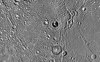 Click here for larger version of PIA08418 Unlabeled Lagus Terrain Section