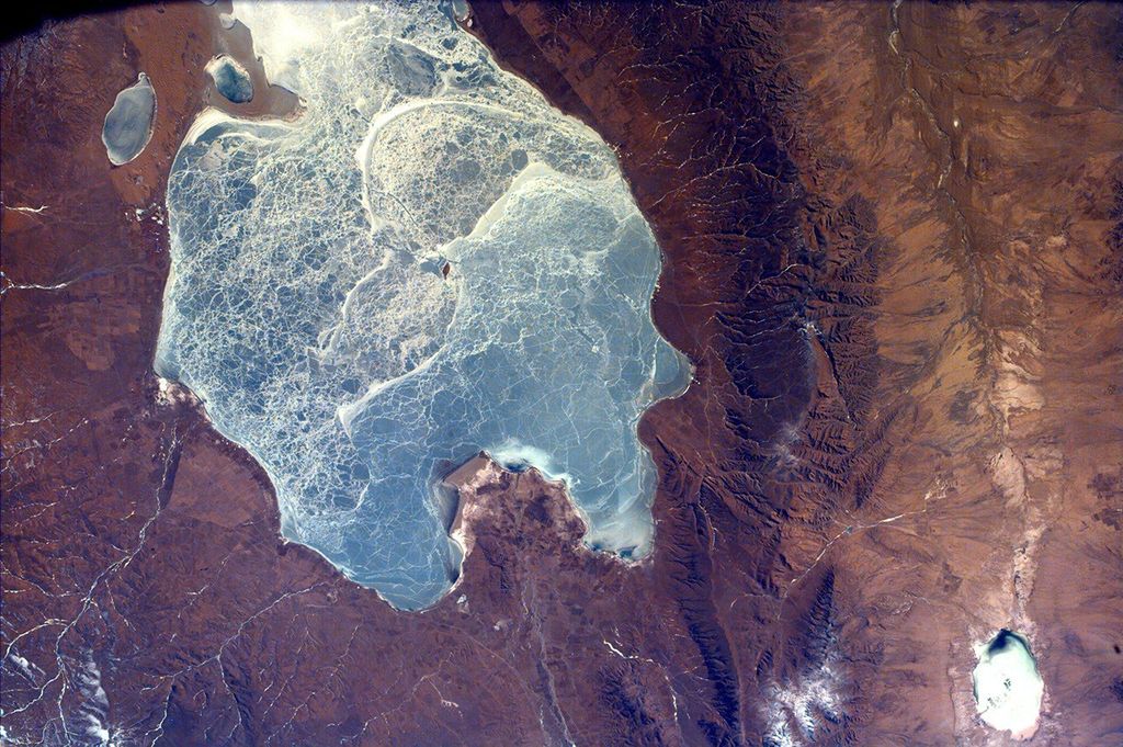 
			Frozen Lake Quinghai Nanshan, Northern China - NASA Science			