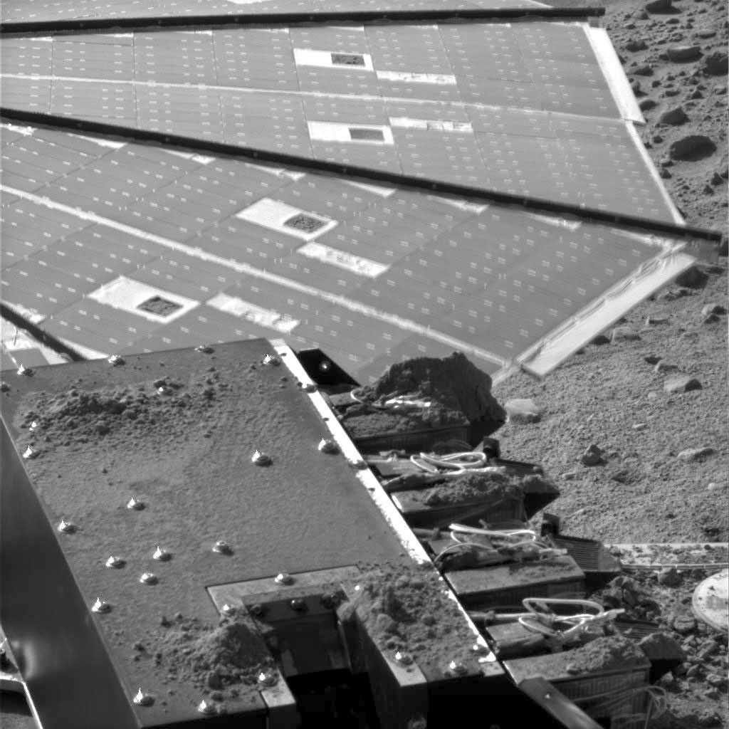 Soil on Phoenix's MECA - NASA Science