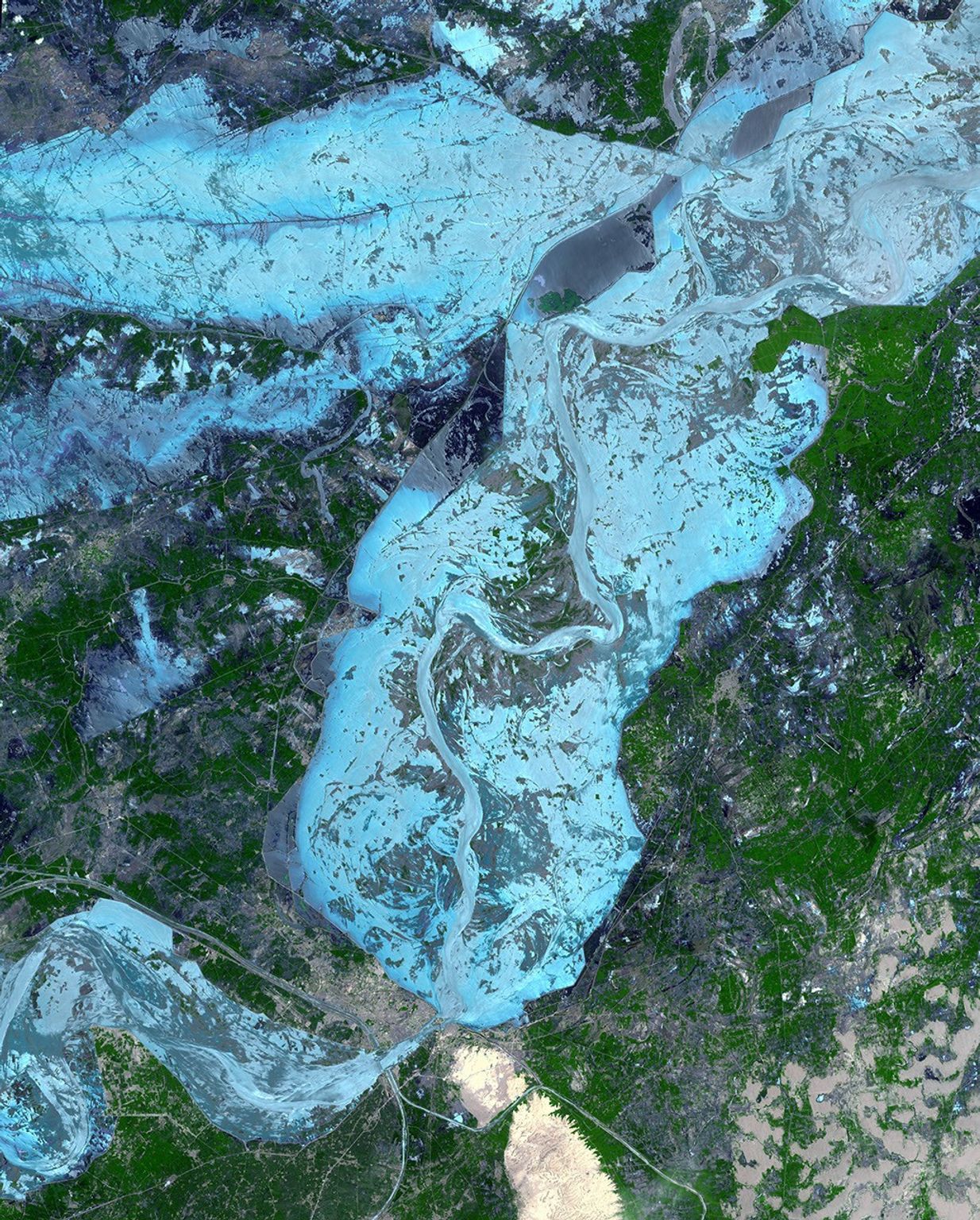 NASA's Terra spacecraft captured this cloud-free image over the city of Sukkur, Pakistan, on Aug. 18, 2010. Sukkur, located in southeastern Pakistan's Sindh Province, is visible as the grey, urbanized area in the lower left center of the image.