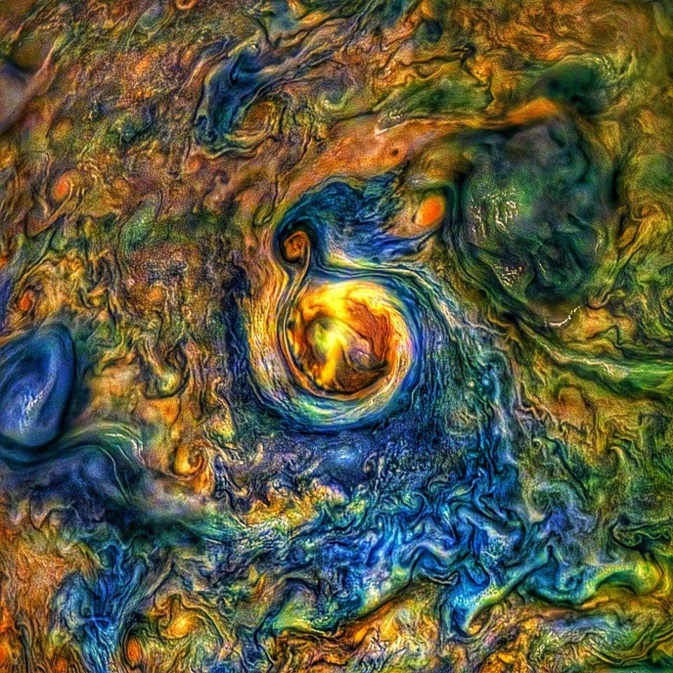Esta imagen fue capturada por la cámara JunoCam a bordo de la nave espacial Juno de la NASA el 21 de julio de 2019, durante la vigésima pasada de Juno por el perijove.