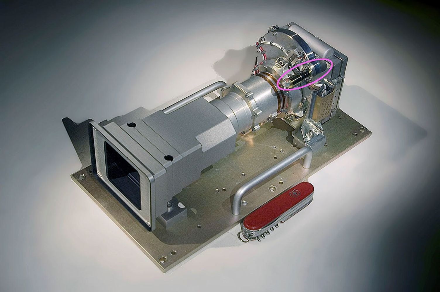 On Sept. 19, 2023, the Mastcam's filter wheel became stuck between the green and clear filter positions.