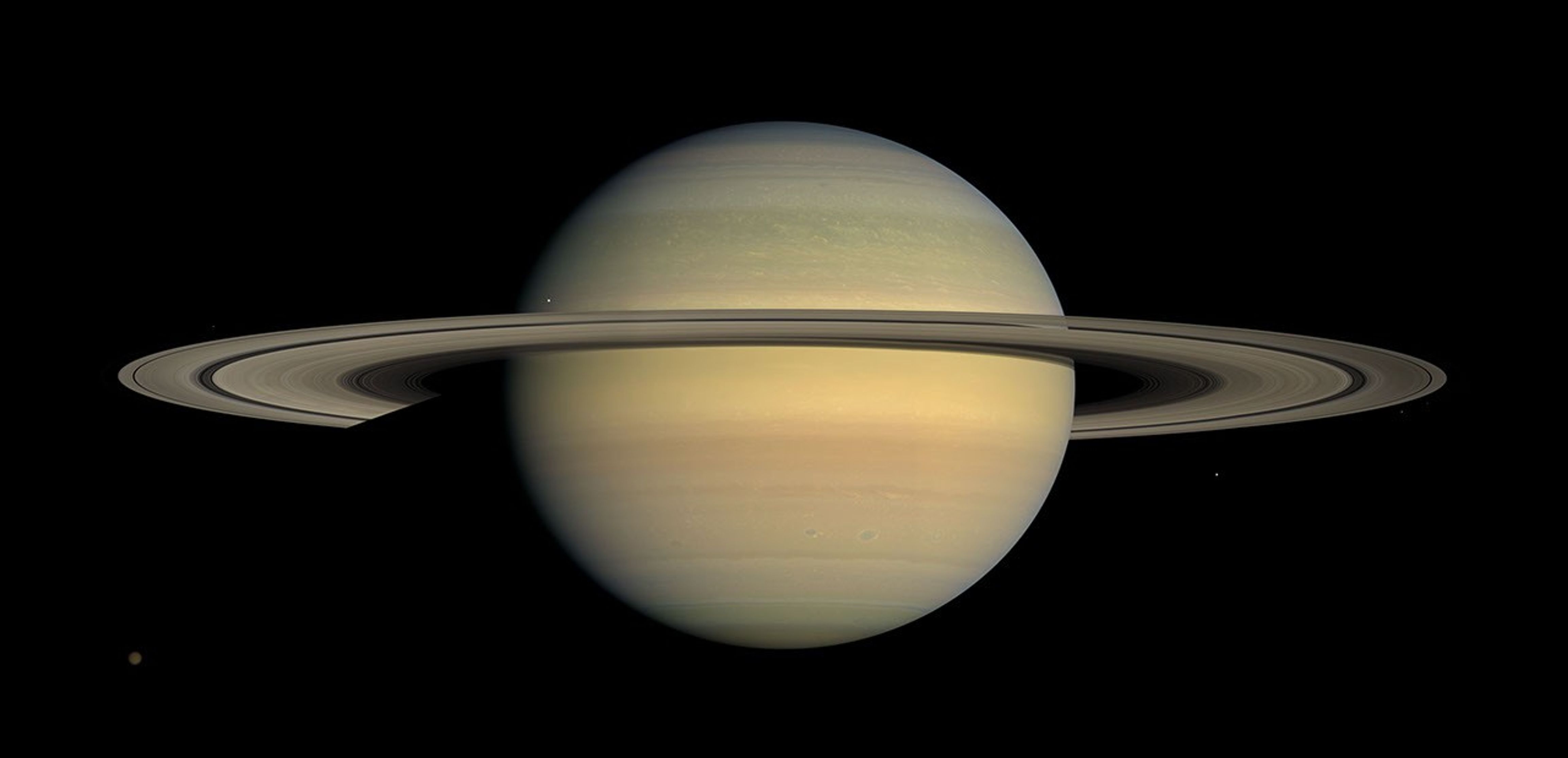 Color image of Saturn.