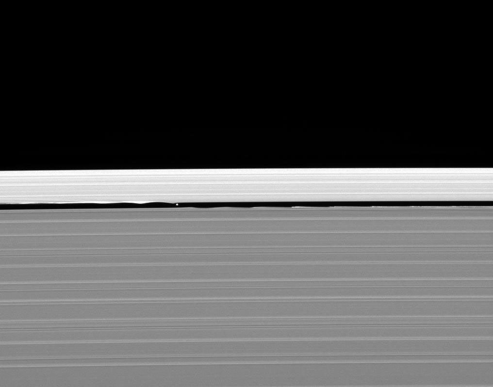 Daphnis and Saturn's rings
