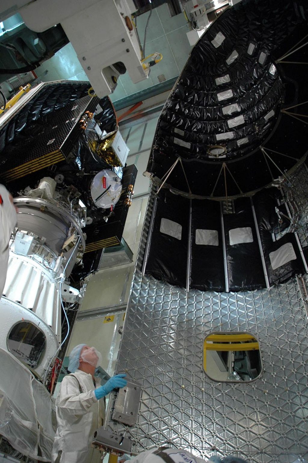 Payload Fairing Installation Around the Dawn Spacecraft