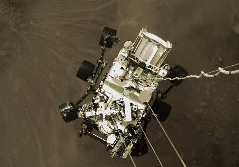 Mars Perseverance rover descends to the surface of Mars