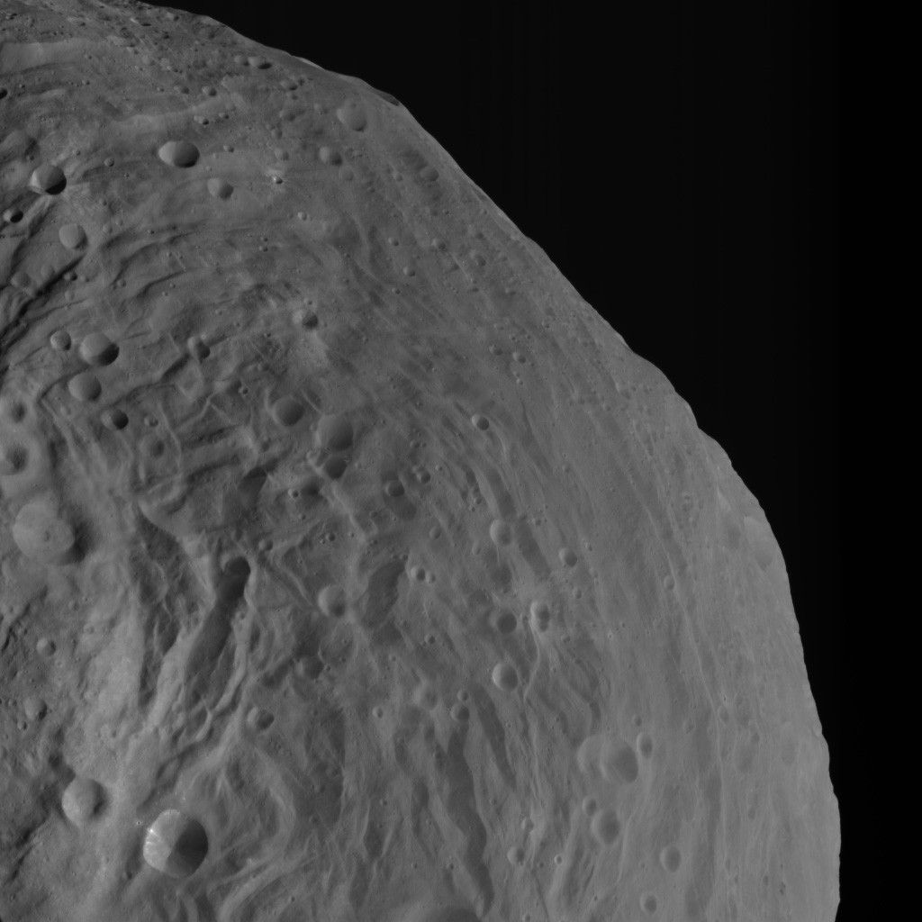 Mountains Rising Over Vesta's Equatorial Region
