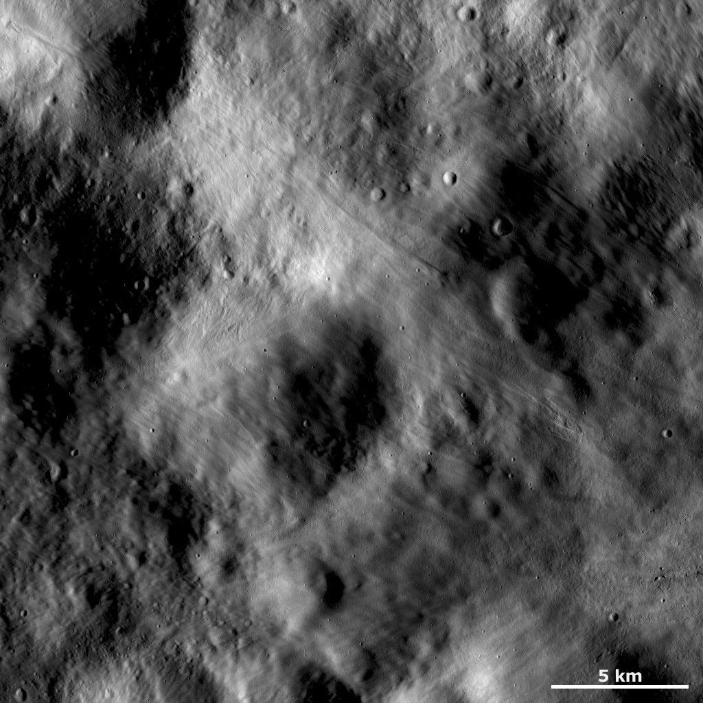 Grooved Surface and Area of Boulders