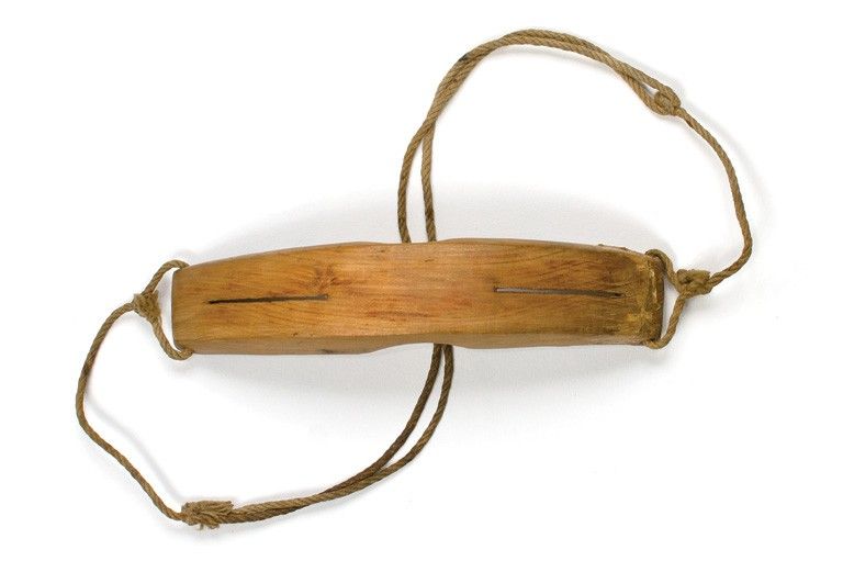 An image of snow goggles.