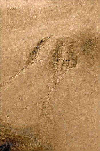 Color image of a Martian aquifer