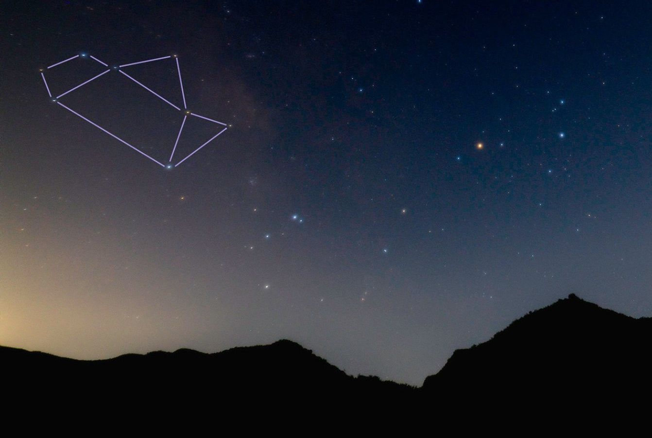 Photo of the Teapot asterism with drawn lines to show the outline