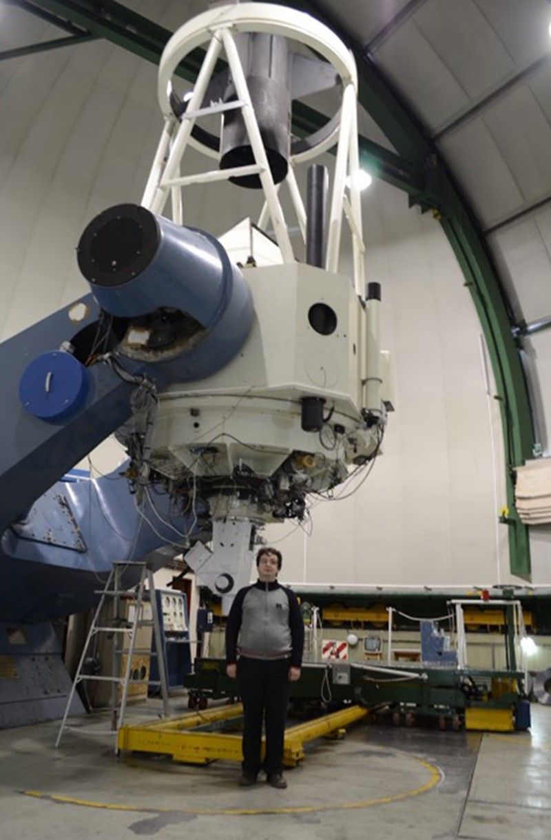Hugo at an observatory